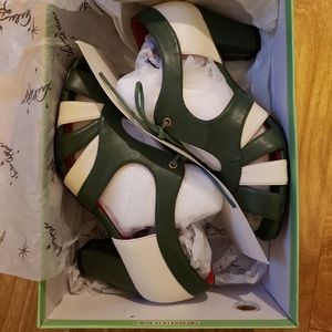 NWT Lulu Hun Manila Heels Green/White